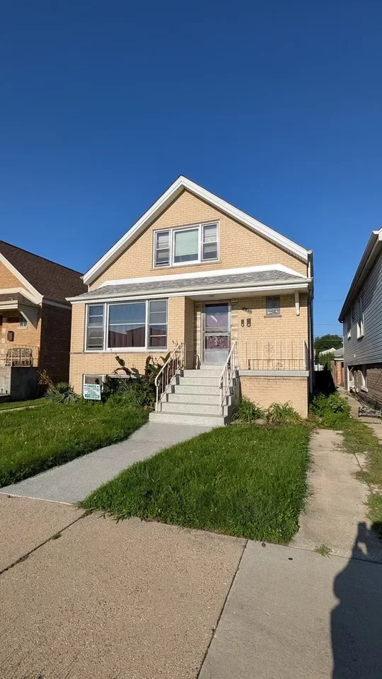 2BR House for Rent in Chicago, IL