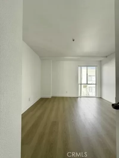 2BR Condo for Sale in Glendale, CA