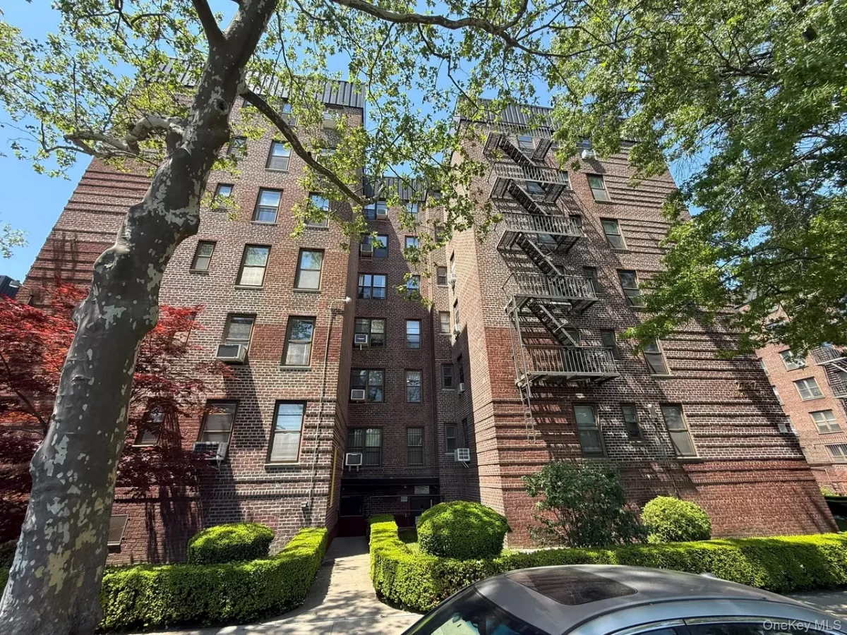 2BR Condo for Sale in Brooklyn, NY