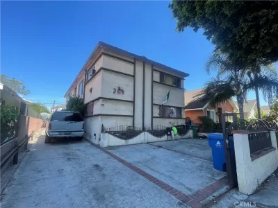 8BR Multi-Family for Sale in Los Angeles, CA