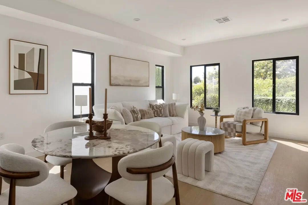2BR Townhouse for Sale in Los Angeles, CA