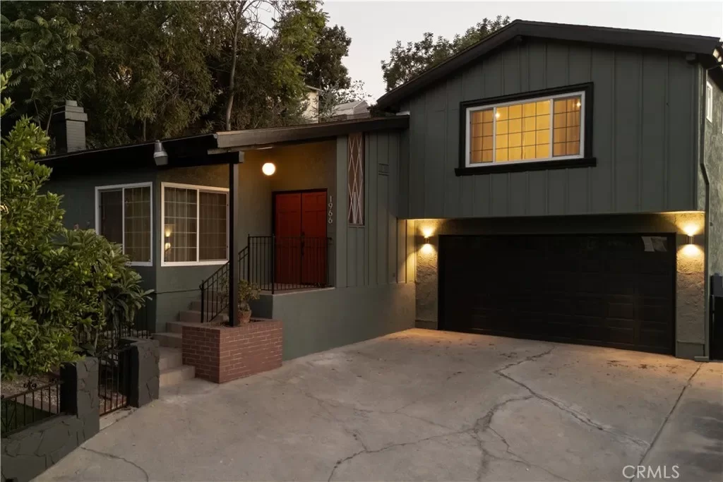 4BR House for Sale in Los Angeles, CA