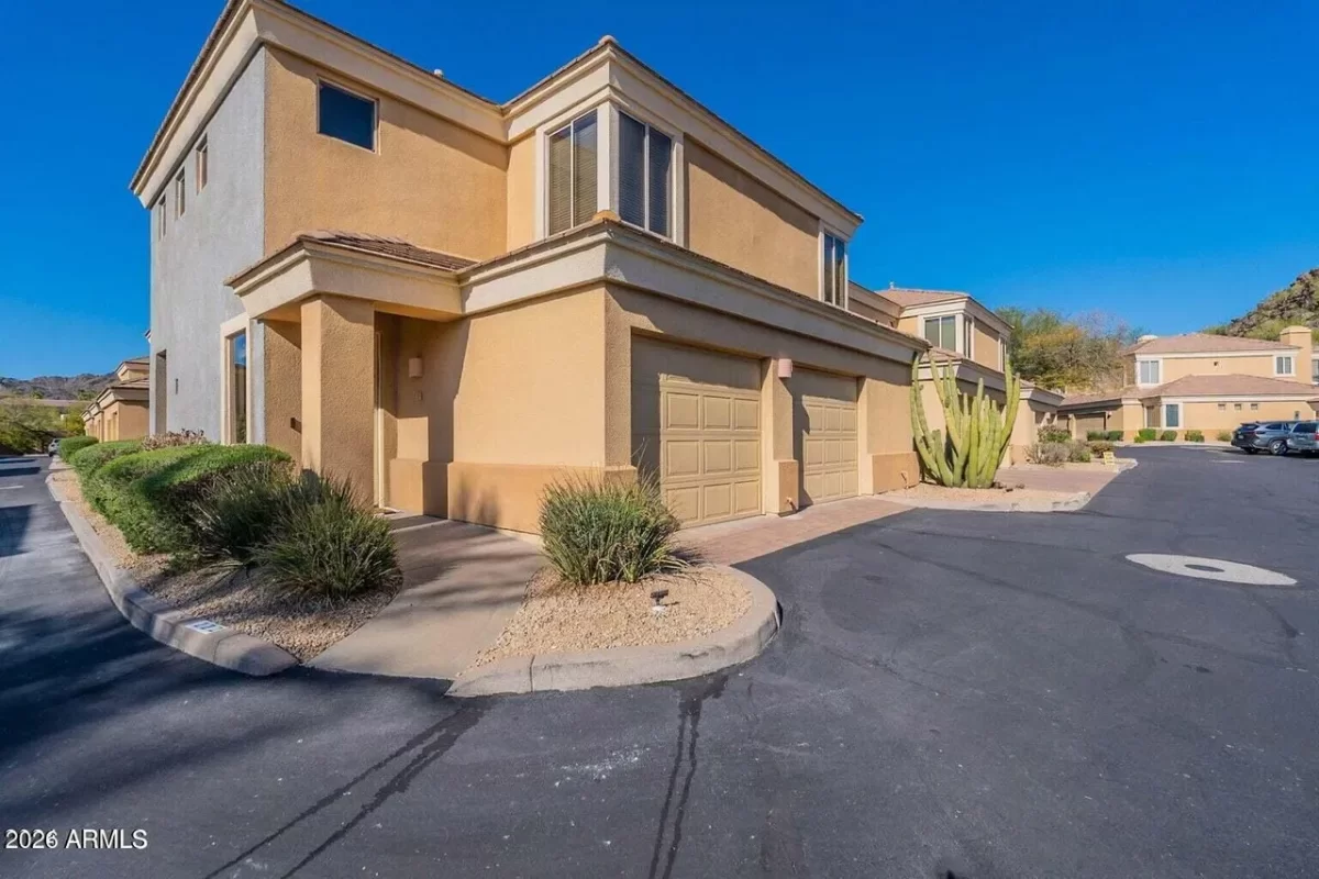 3BR Townhouse for Sale in Phoenix, AZ