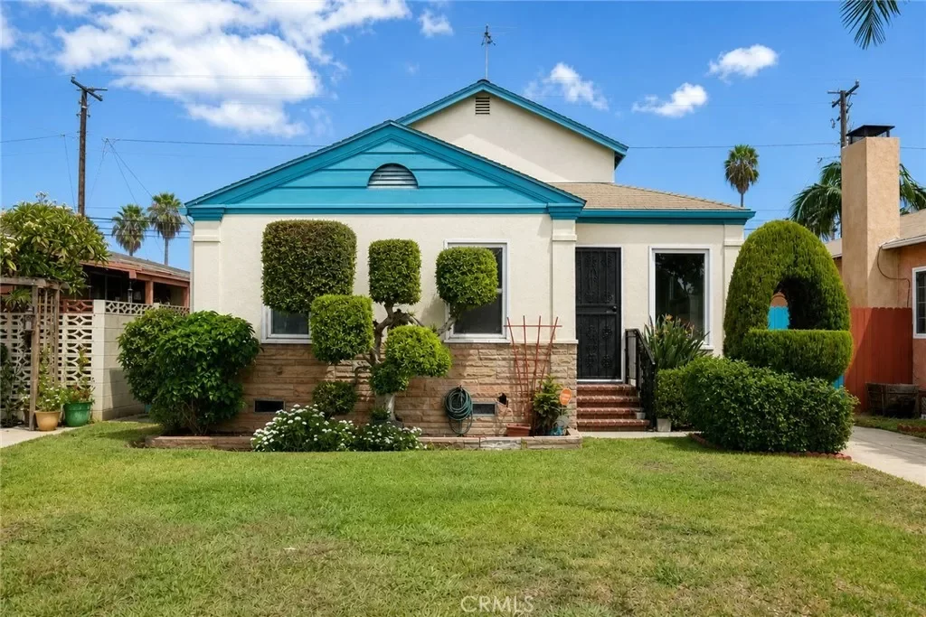 4BR House for Sale in Los Angeles, CA