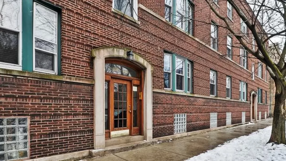 2BR Condo for Sale in Chicago, IL