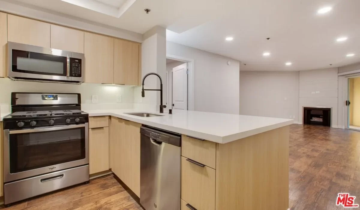 2BR Condo for Rent in Los Angeles, CA