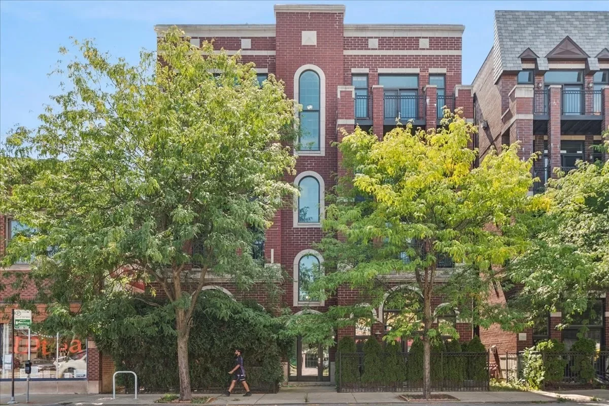 3BR Condo for Sale in Chicago, IL