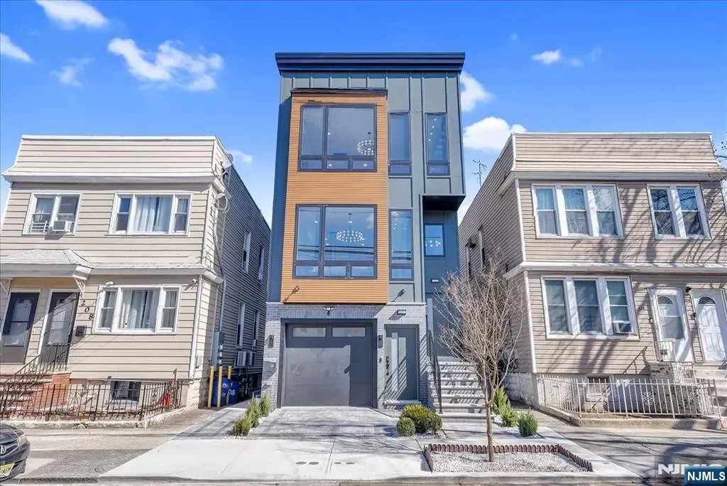 3BR Condo for Sale in Jersey City, NJ