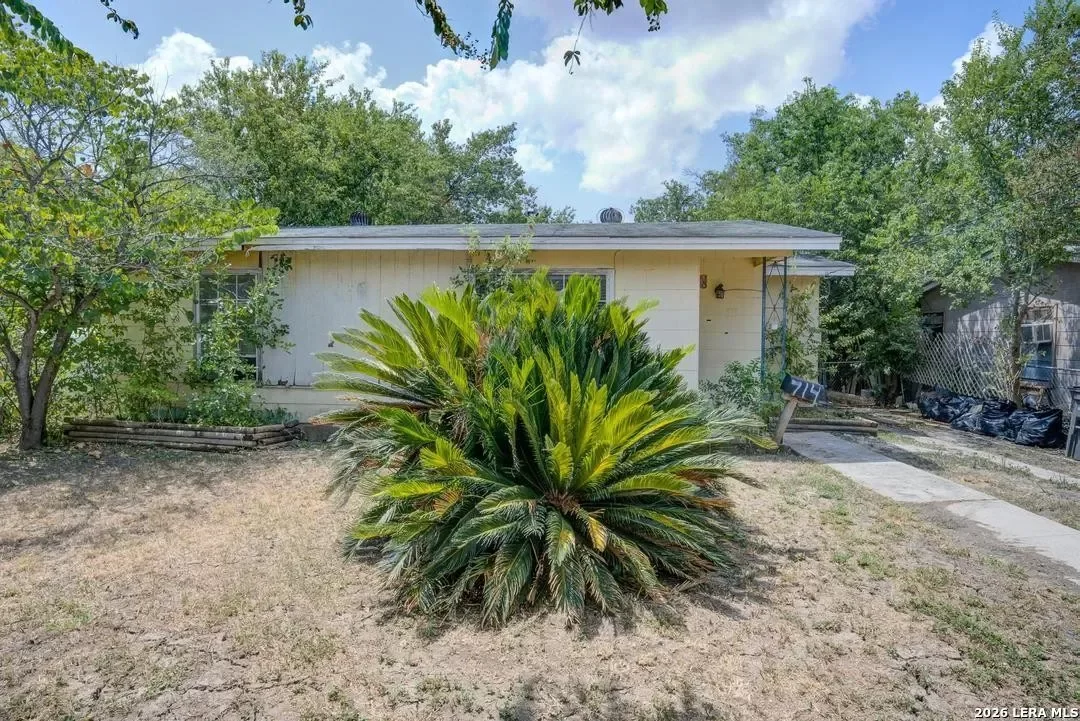 2BR House for Sale in San Antonio, TX