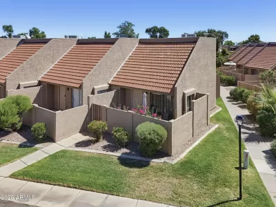 2BR Townhouse for Sale in Glendale, AZ