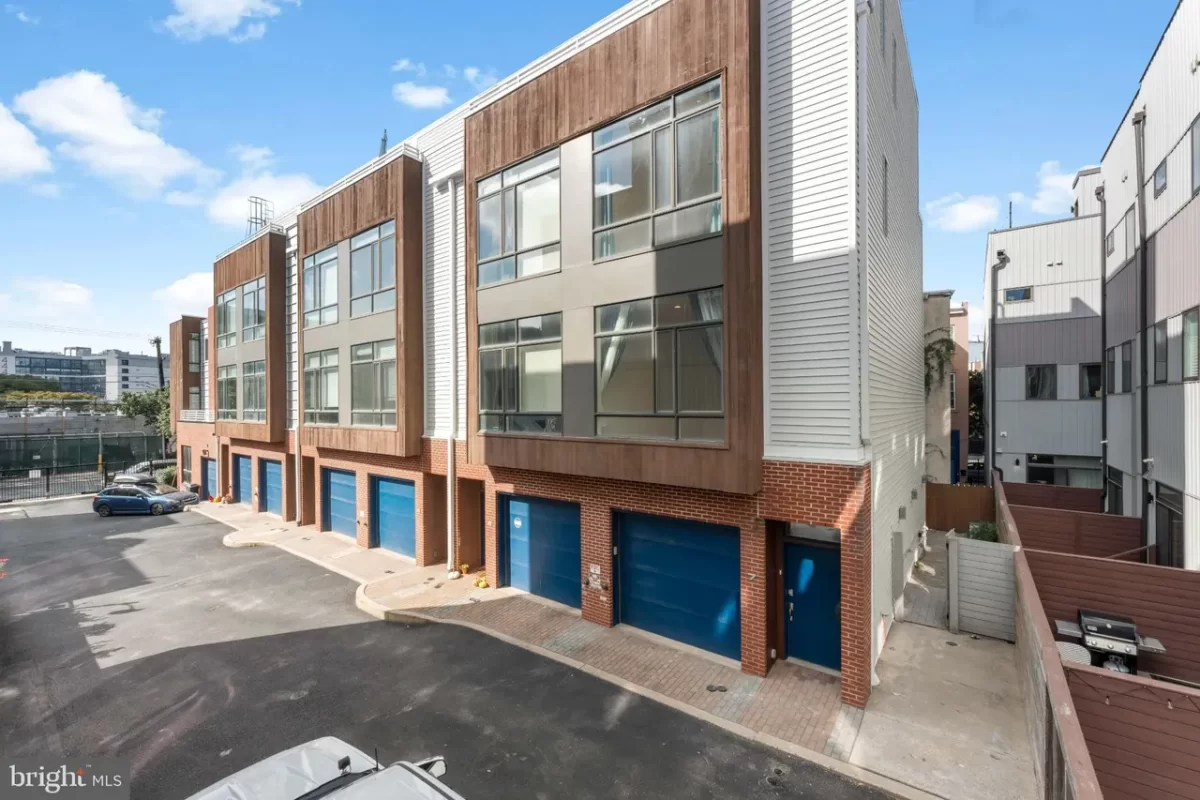 4BR Condo for Sale in Philadelphia, PA