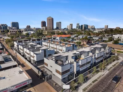3BR Townhouse for Sale in Phoenix, AZ