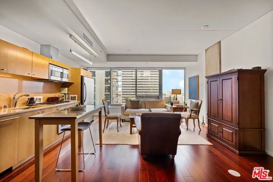 1BR Condo for Sale in Los Angeles, CA