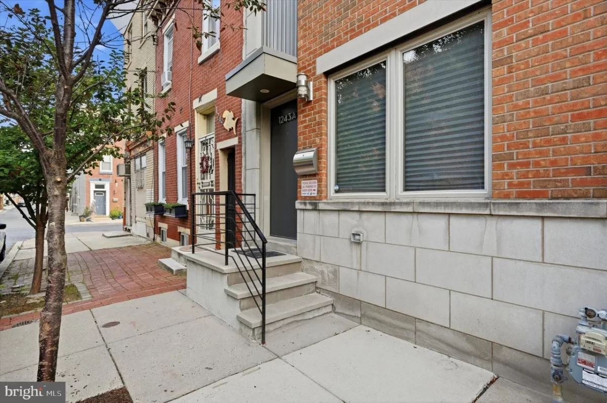 3BR Townhouse for Sale in Philadelphia, PA
