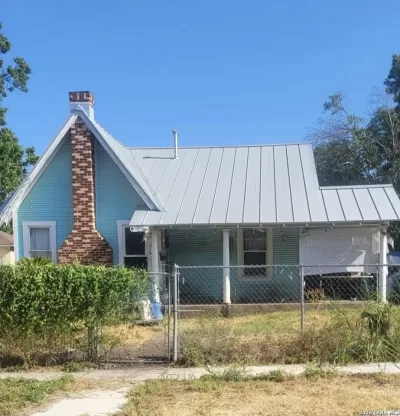 2BR House for Sale in San Antonio, TX