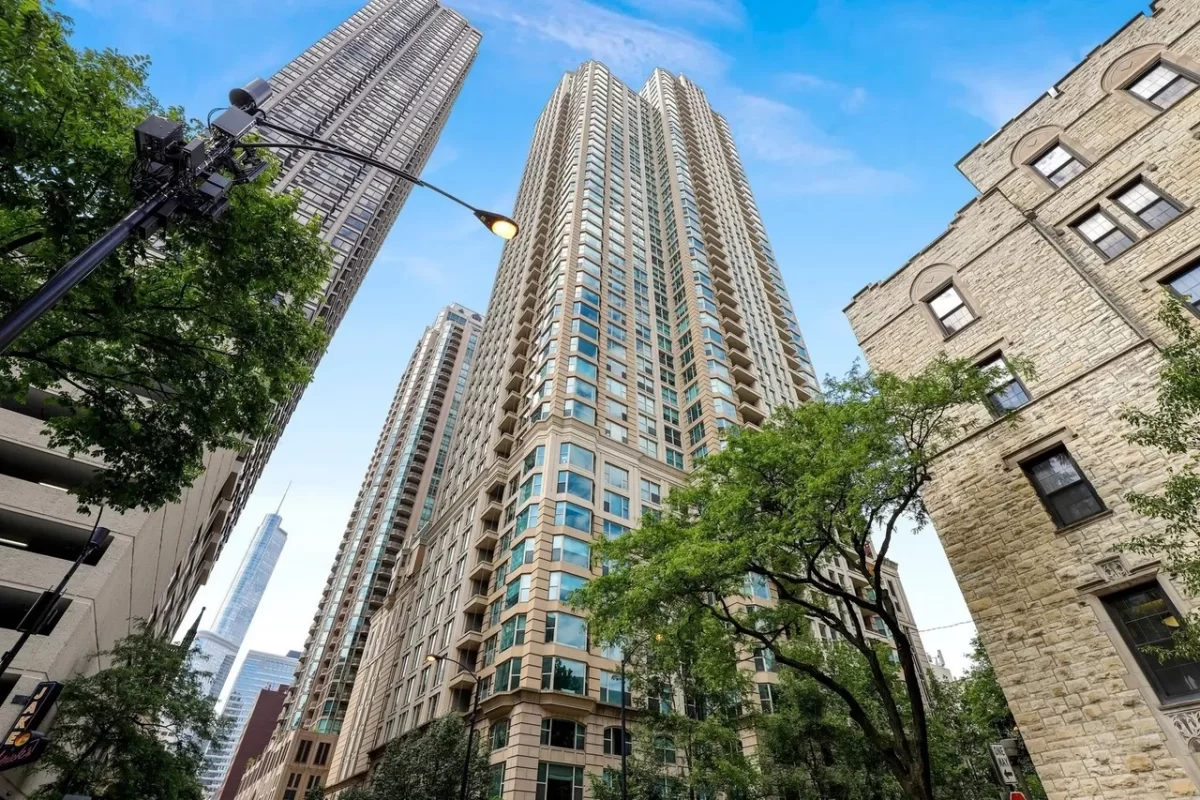 2BR Condo for Sale in Chicago, IL