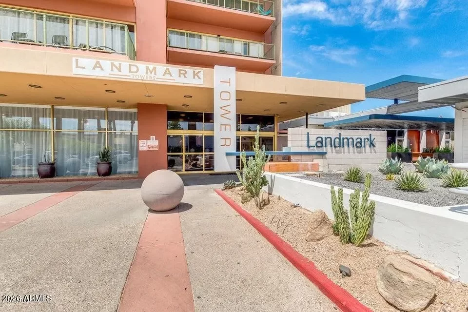 Condo for Sale in Phoenix, AZ