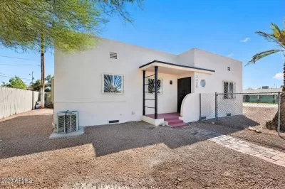2BR House for Sale in Phoenix, AZ