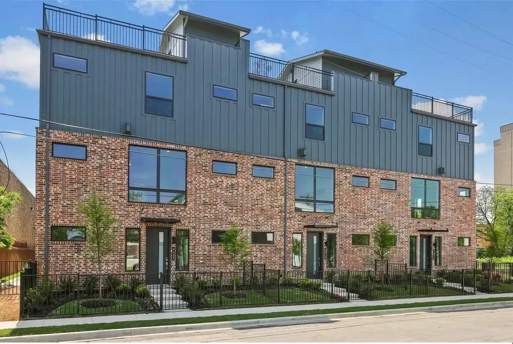 2BR Townhouse for Rent in Dallas, TX