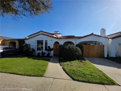 5BR Multi-Family for Sale in Los Angeles, CA