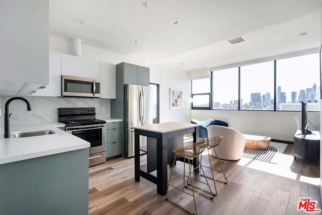 Condo for Rent in Los Angeles, CA