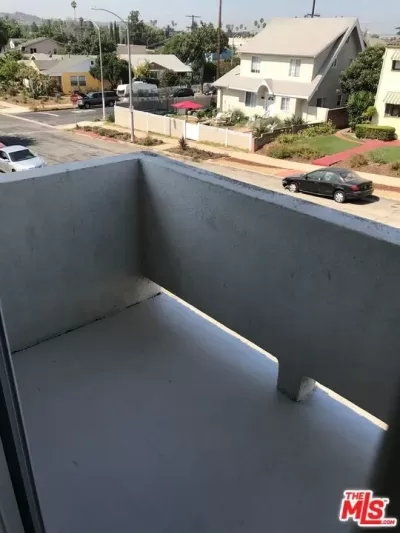 2BR Apartment for Rent in Los Angeles, CA