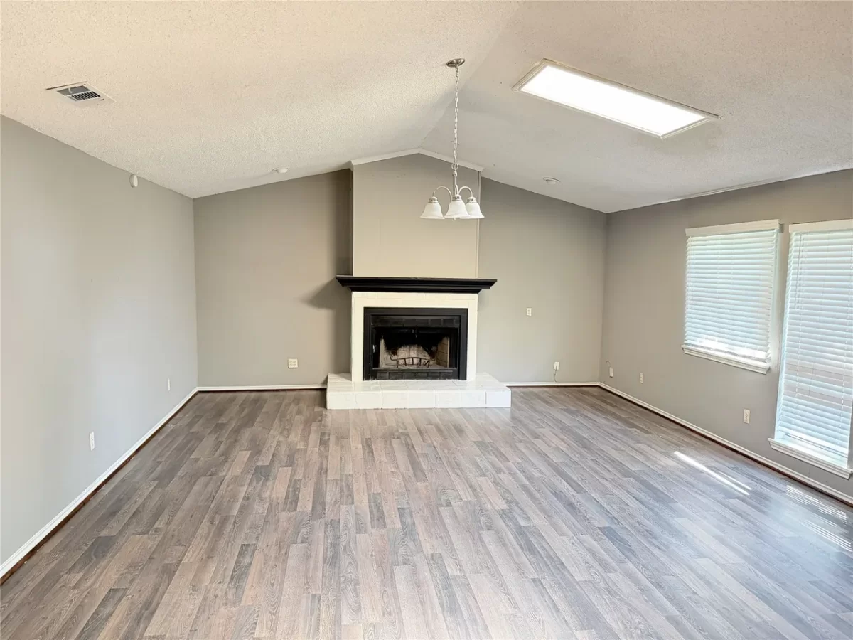 4BR House for Sale in Dallas, TX