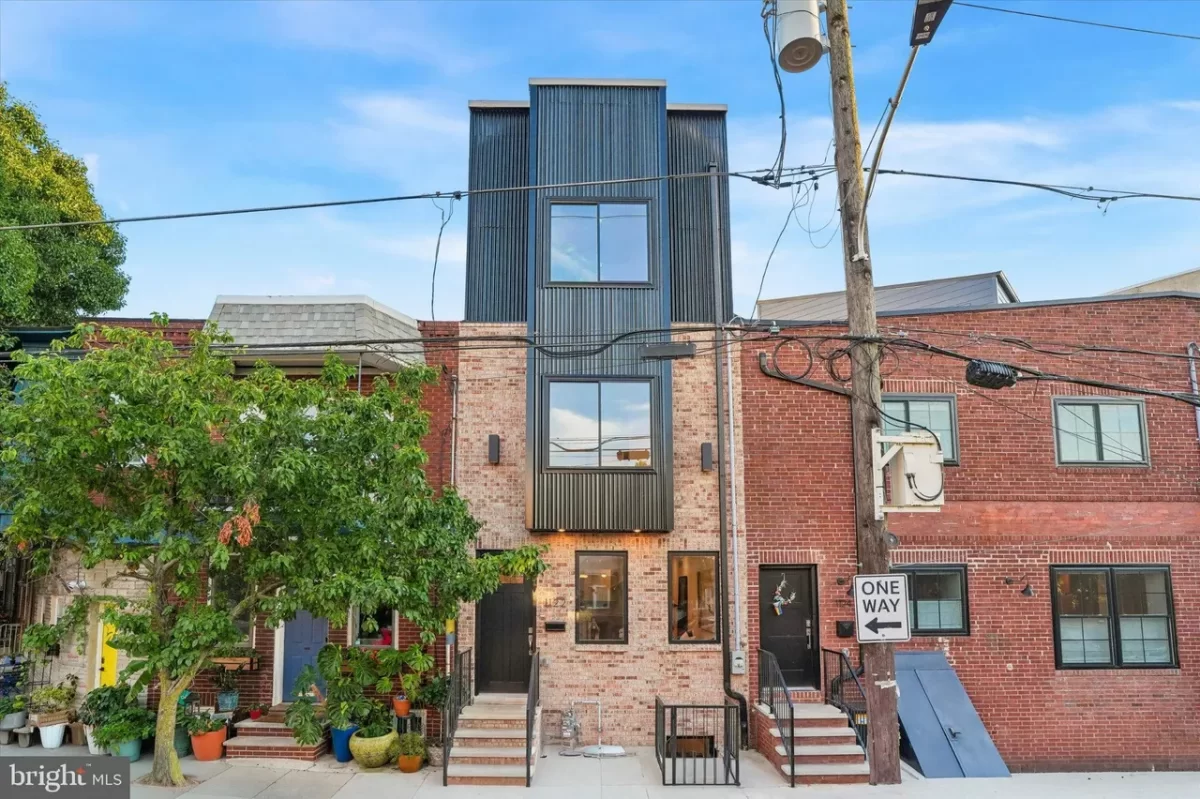 4BR Townhouse for Sale in Philadelphia, PA