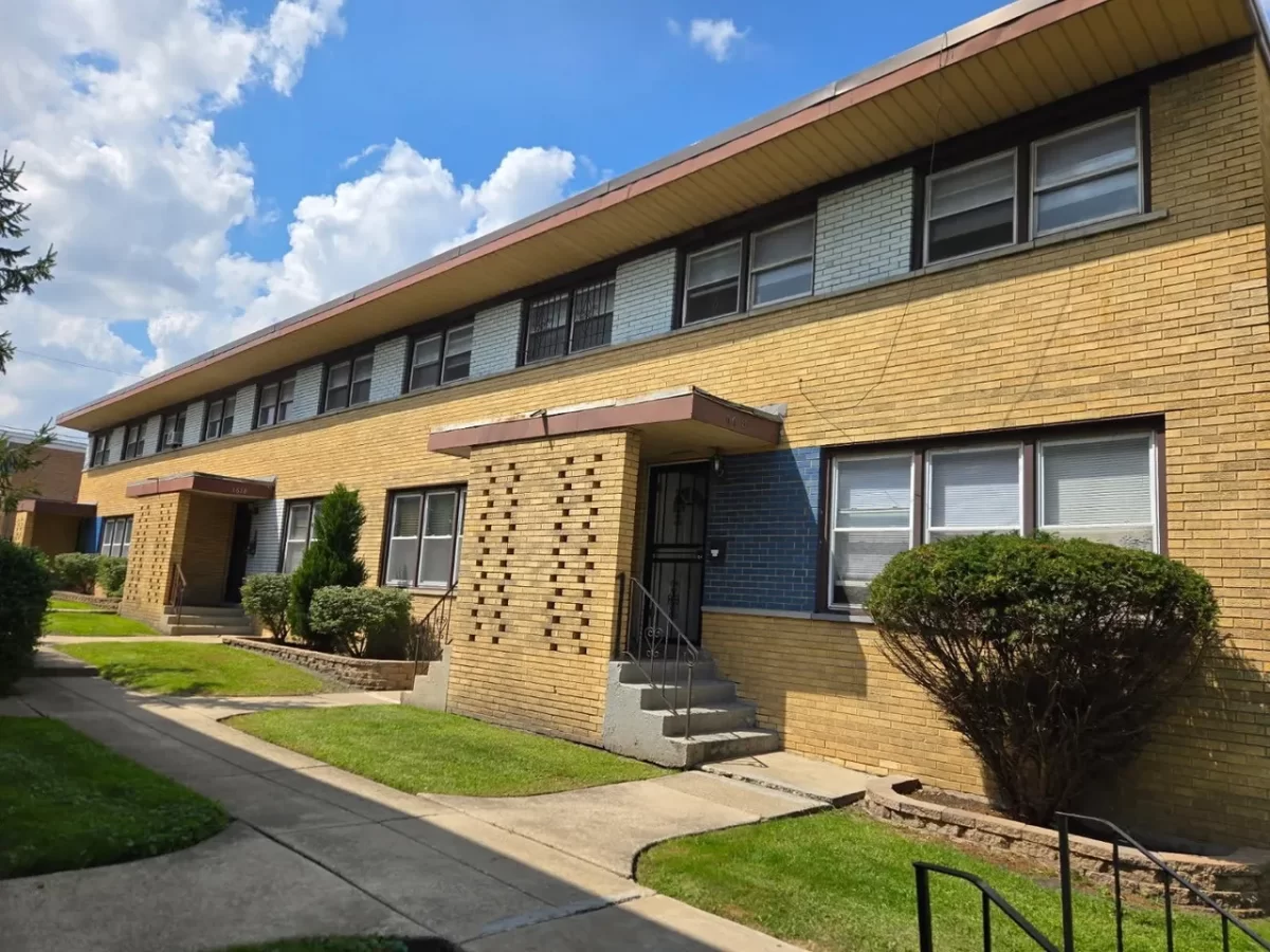 15BR Multi-Family for Sale in Chicago, IL