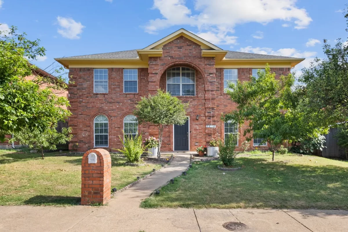 4BR House for Sale in Dallas, TX