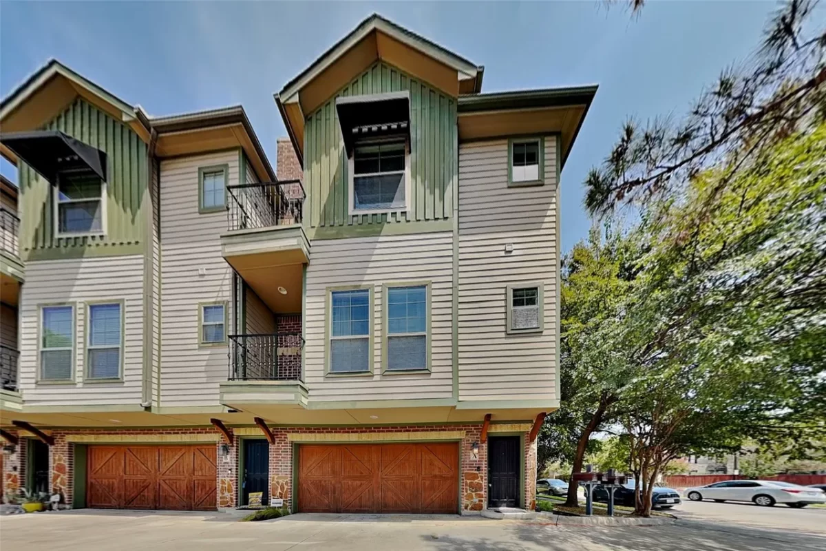 2BR Townhouse for Rent in Dallas, TX