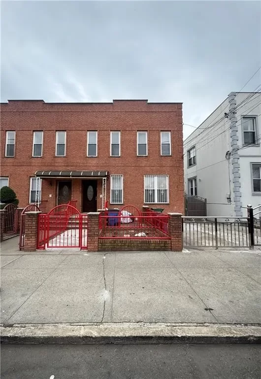 8BR Multi-Family for Sale in Brooklyn, NY