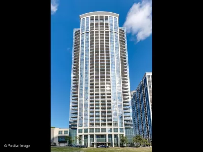 2BR Condo for Sale in Chicago, IL
