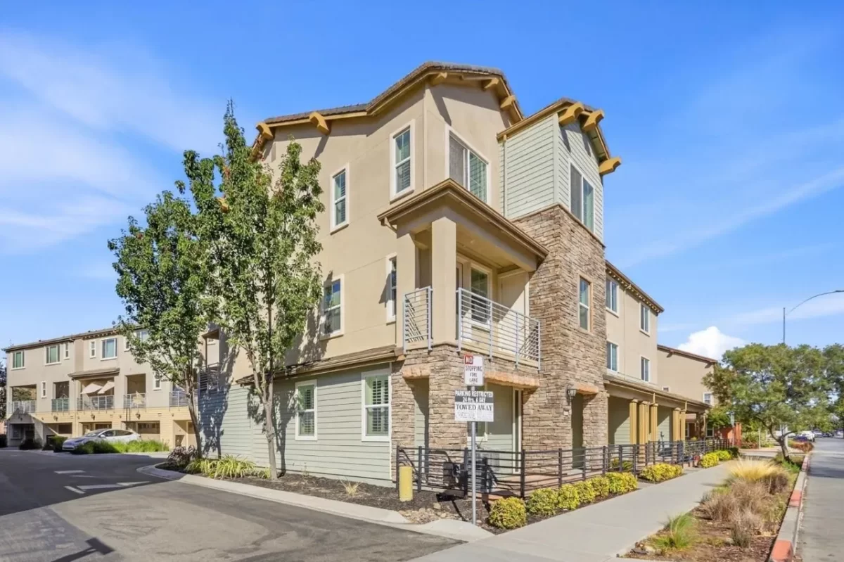 4BR Townhouse for Sale in San Jose, CA