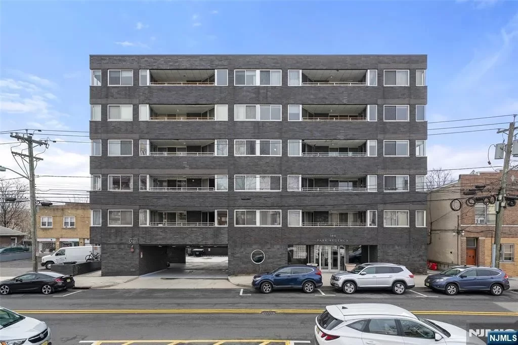 2BR Condo for Rent in Cliffside Park, NJ