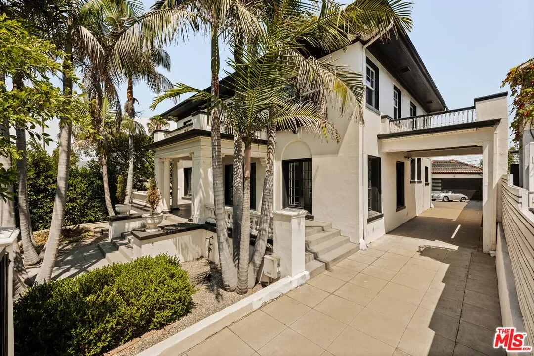 4BR House for Sale in Los Angeles, CA