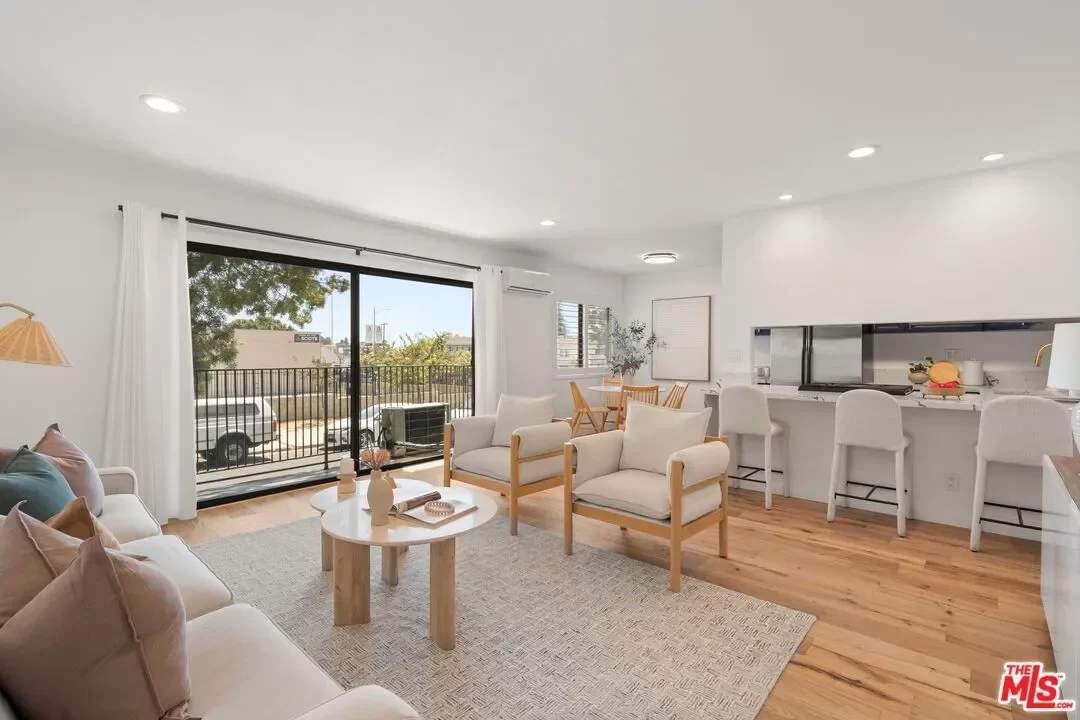 1BR Condo for Sale in Los Angeles, CA