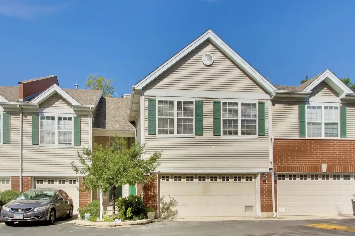 3BR Townhouse for Sale in Chicago, IL