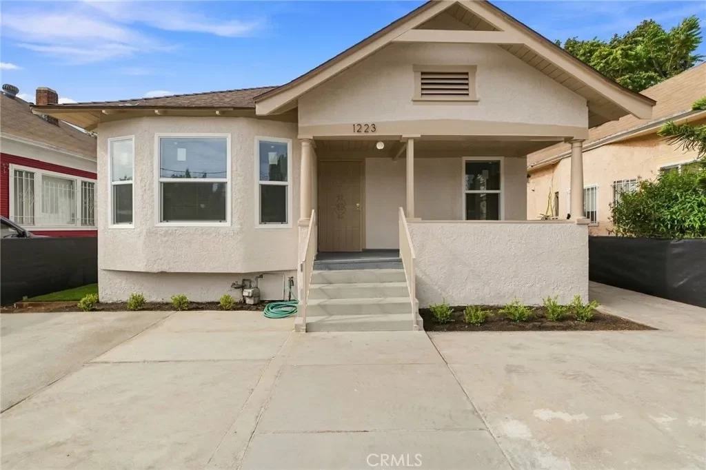 3BR Multi-Family for Sale in Los Angeles, CA