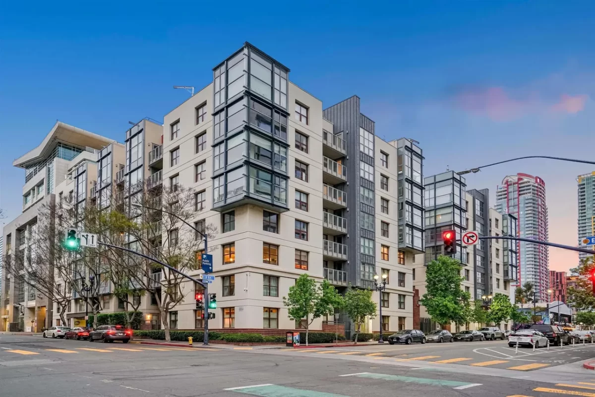 Condo for Sale in San Diego, CA