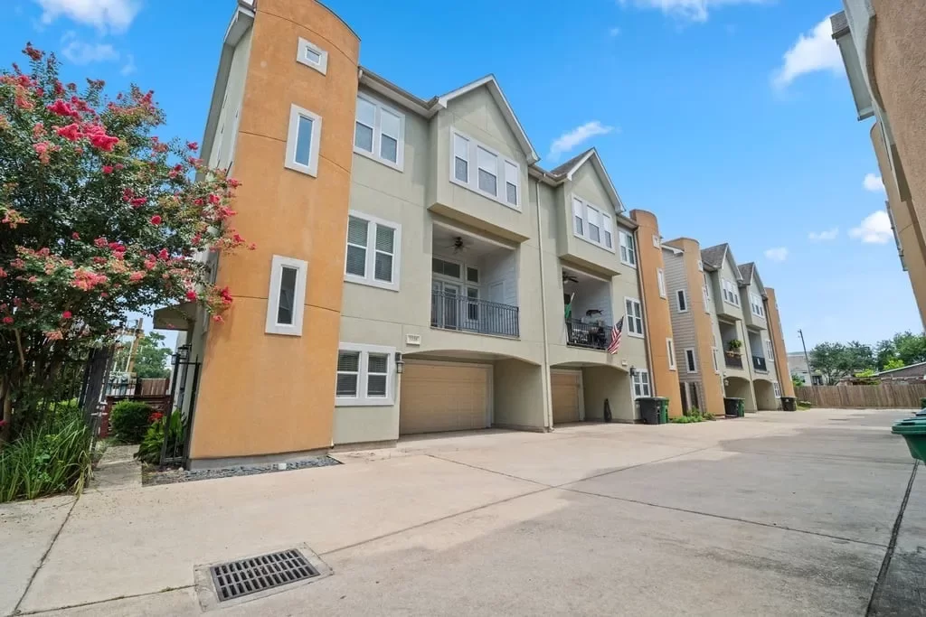 3BR Townhouse for Sale in Houston, TX