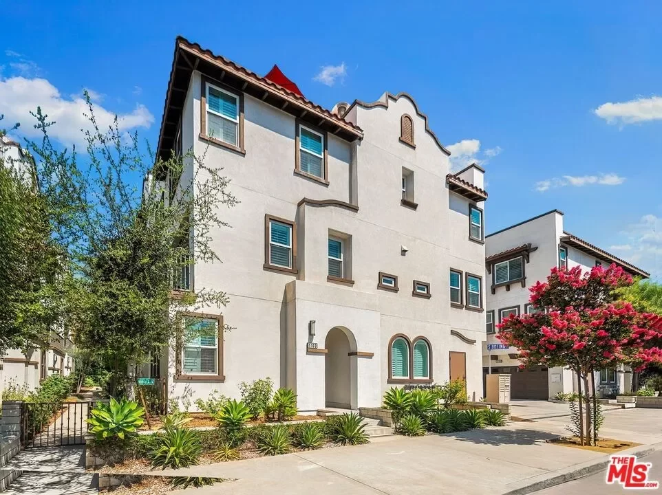 3BR House for Sale in Los Angeles, CA