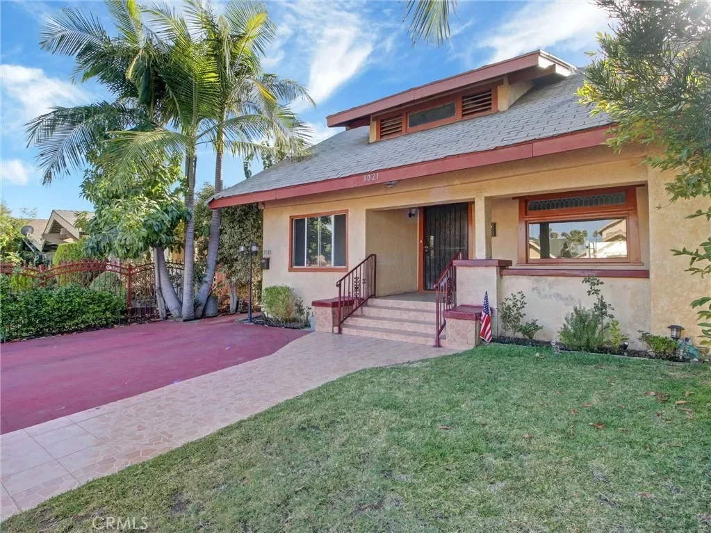 5BR Multi-Family for Sale in Los Angeles, CA