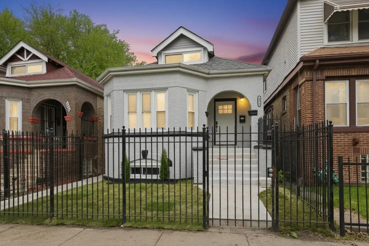 4BR House for Sale in Chicago, IL