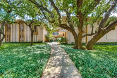 2BR Condo for Sale in Dallas, TX