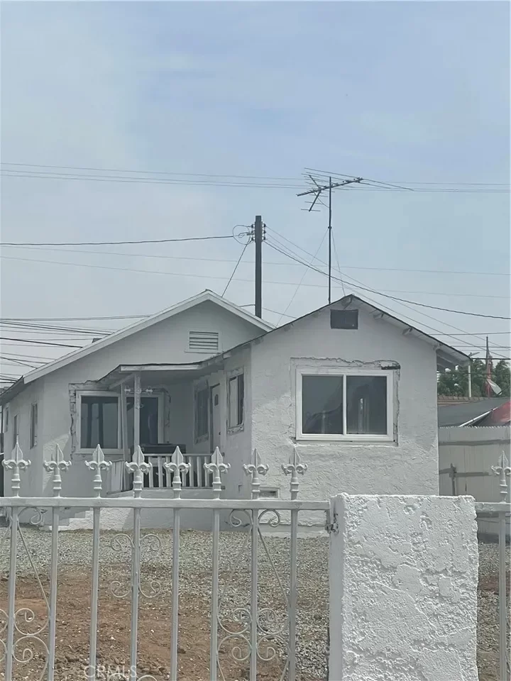 4BR Multi-Family for Sale in Los Angeles, CA