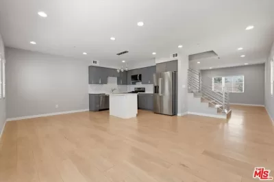 3BR Townhouse for Rent in Los Angeles, CA