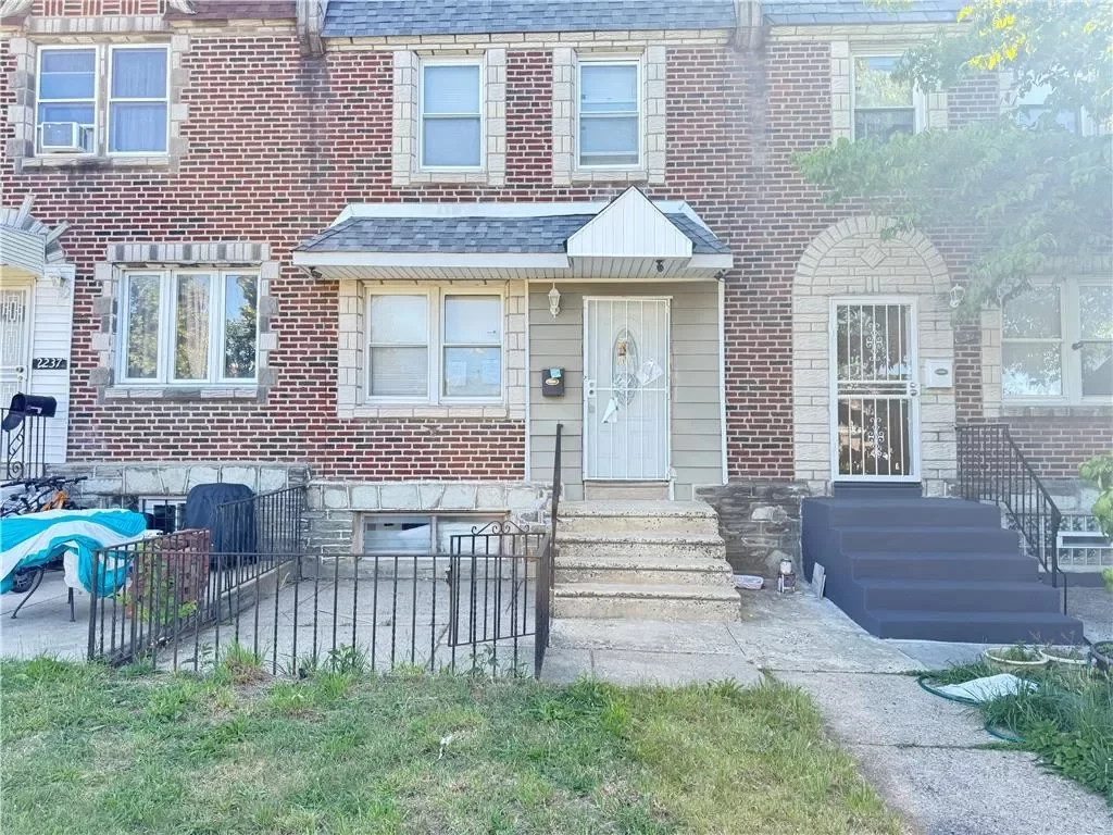 3BR Townhouse for Sale in Philadelphia, PA