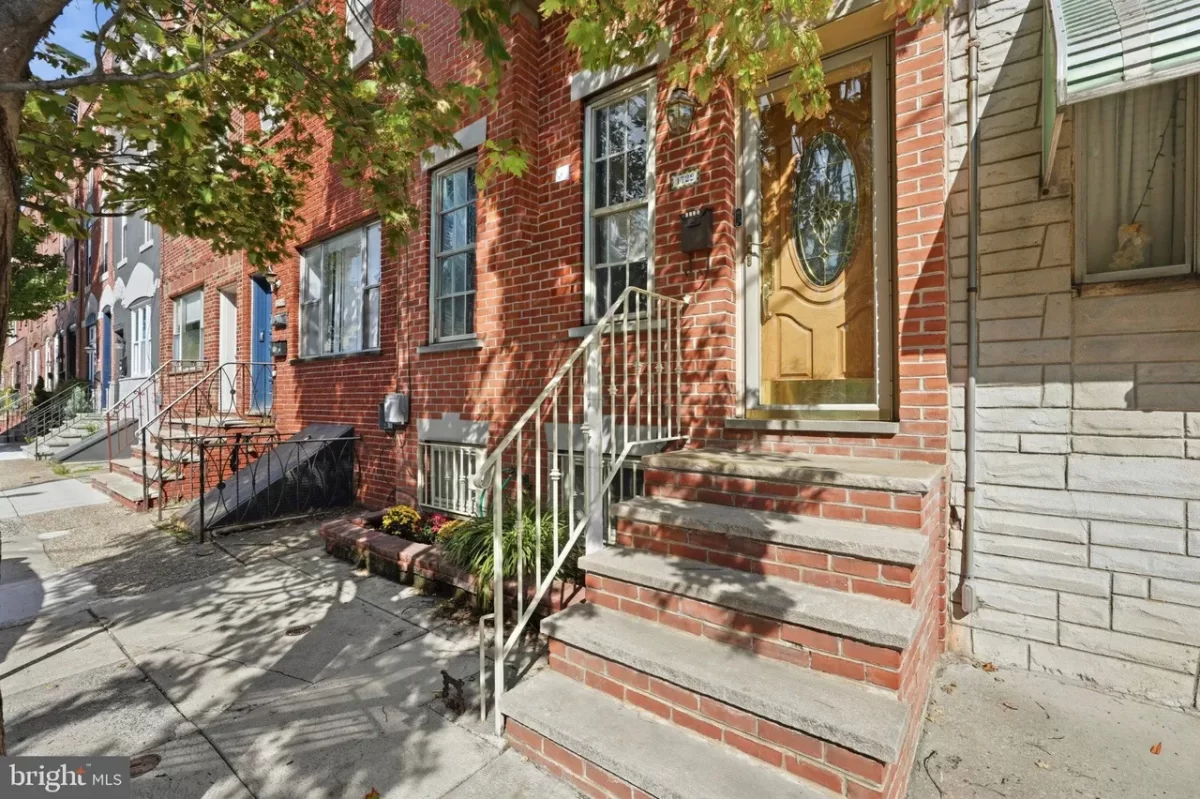 2BR Townhouse for Sale in Philadelphia, PA
