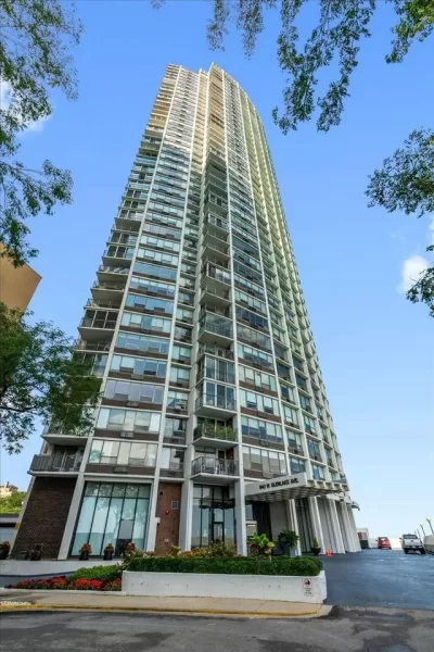 2BR Condo for Sale in Chicago, IL